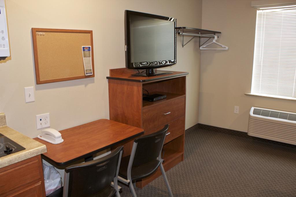 Woodspring Suites Williston Exterior foto
